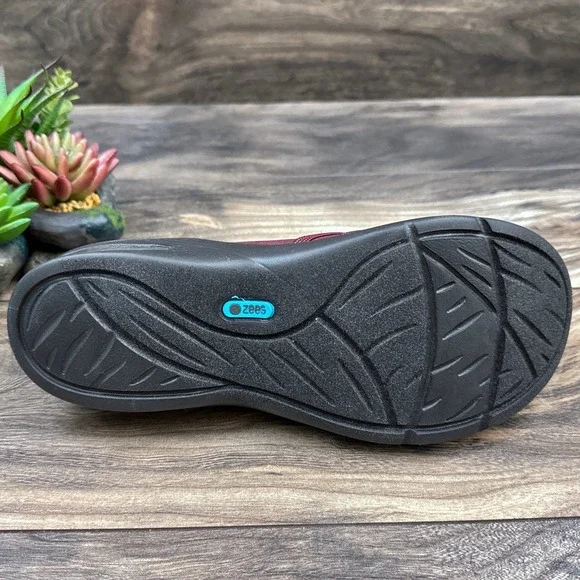NIB Bzees Rosie 8M Comfort Slip On Shoes Flats Loafers Wine - Picture 9 of 12